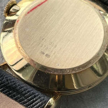 Load image into Gallery viewer, Jaeger Lecoultre - Solid 18K Yellow Gold Triple Date Calendar Moon 141.008.1
