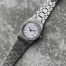 Load image into Gallery viewer, 25mm Ladies Audemars Piguet Royal Oak 1292 Quartz watch - Diamond Bezel
