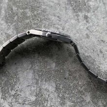 Load image into Gallery viewer, 25mm Ladies Audemars Piguet Royal Oak 1292 Quartz watch - Diamond Bezel
