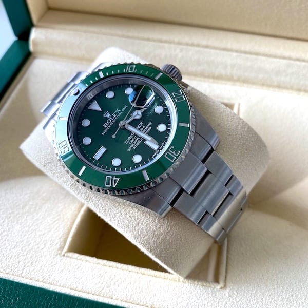 Rolex Submariner Hulk 116610 LV - Box and Paper