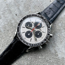 Load image into Gallery viewer, Universal Geneve Tri Compax Panda Dial Moonphase &#39;Eric Clapton&#39;
