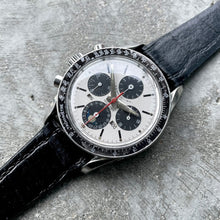 Load image into Gallery viewer, Universal Geneve Tri Compax Panda Dial Moonphase &#39;Eric Clapton&#39;
