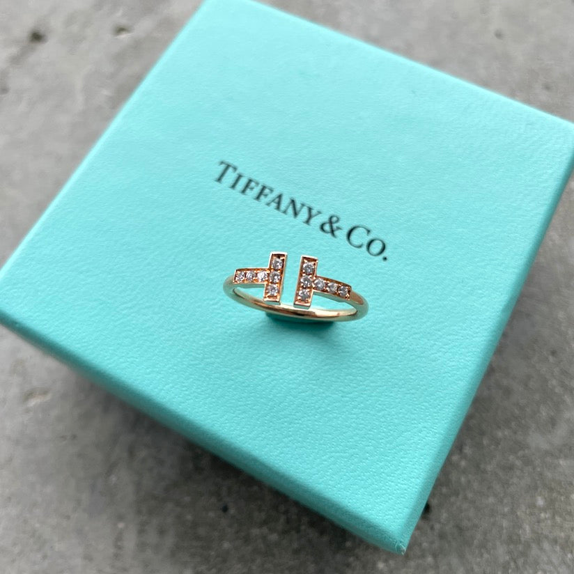 Tiffany 18k Gold ring factory set diamonds