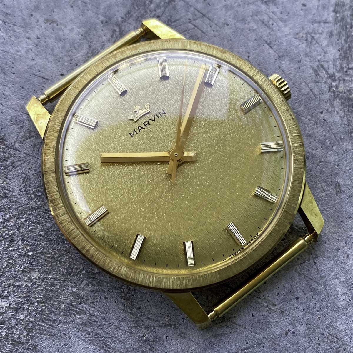 34 mm Marvin Mens 18K Yellow Gold wristwatch Manual Movement NOS - New Old Stock