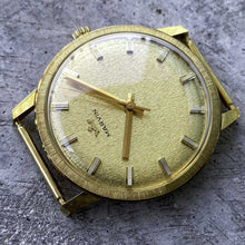 Load image into Gallery viewer, 34 mm Marvin Mens 18K Yellow Gold wristwatch Manual Movement NOS - New Old Stock
