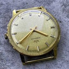 Load image into Gallery viewer, 34 mm Marvin Mens 18K Yellow Gold wristwatch Manual Movement NOS - New Old Stock
