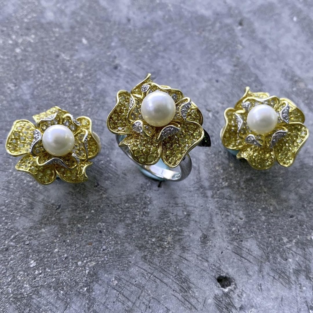 Flower design set with Akoya Pearl 18k White / Yellow Gold Ring + Earring Set
