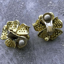 Load image into Gallery viewer, Flower design set with Akoya Pearl 18k White / Yellow Gold Ring + Earring Set
