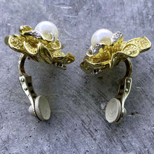 Load image into Gallery viewer, Flower design set with Akoya Pearl 18k White / Yellow Gold Ring + Earring Set
