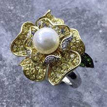 Load image into Gallery viewer, Flower design set with Akoya Pearl 18k White / Yellow Gold Ring + Earring Set
