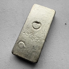 Load image into Gallery viewer, Johnson Matthey 1 Kilo .999 Silver Poured Bar 32.15 oz - D Serial -Pretty Patina
