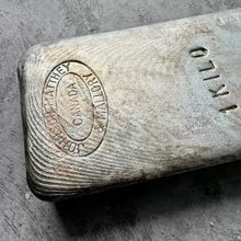 Load image into Gallery viewer, Johnson Matthey 1 Kilo .999 Silver Poured Bar 32.15 oz - D Serial -Pretty Toning
