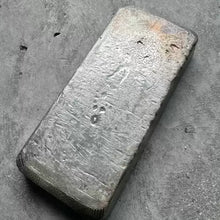 Load image into Gallery viewer, Johnson Matthey 1 Kilo .999 Silver Poured Bar 32.15 oz - D Serial -Pretty Toning
