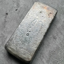 Load image into Gallery viewer, Johnson Matthey Mallory 1 Kilo .999 Silver Poured Bar 32.15 oz - Nice Pour Lines
