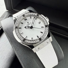 Load image into Gallery viewer, Ladies Hublot Classic Fusion 581.NE.2010.RW.1104 - Box Papers - Factory Diamond
