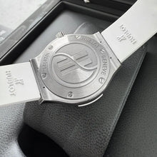 Load image into Gallery viewer, Ladies Hublot Classic Fusion 581.NE.2010.RW.1104 - Box Papers - Factory Diamond
