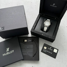 Load image into Gallery viewer, Ladies Hublot Classic Fusion 581.NE.2010.RW.1104 - Box Papers - Factory Diamond

