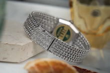 Load image into Gallery viewer, Ladies Rolex Orchid solid 18K White Gold 2683 - With box
