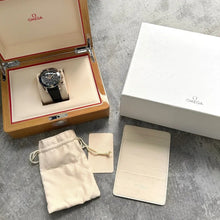Load image into Gallery viewer, Omega 44 mm Planet Ocean 600M Blue dial 215.23.46.51.03.001 Sedna Gold - Box

