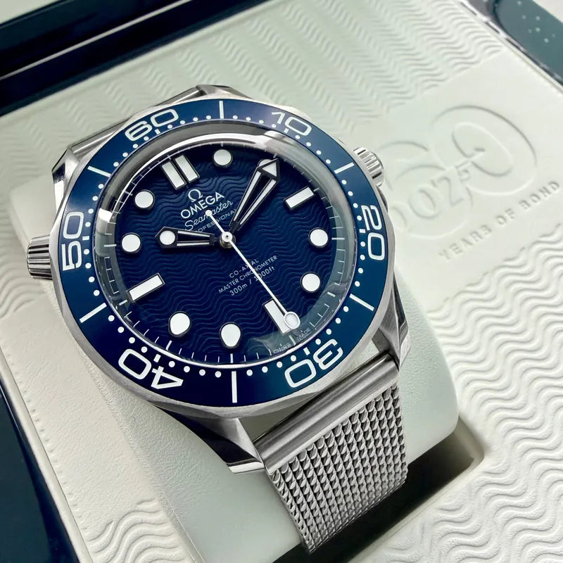 Omega Seamaster 21030422003002  Box + papers - James Bond 60th Anniversary