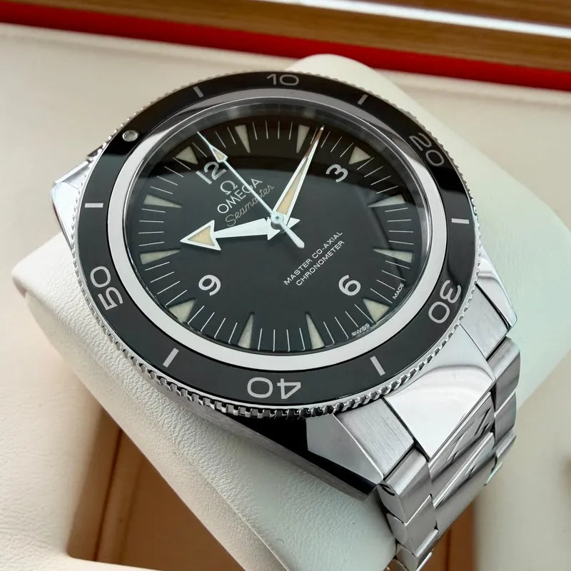 Omega Seamaster 300 James Bond black dial 23330412101001