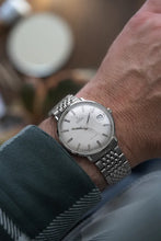 Load image into Gallery viewer, Omega Seamaster Silver Dial 166.033 - 565 Automatic - Beads of Rice bracelet
