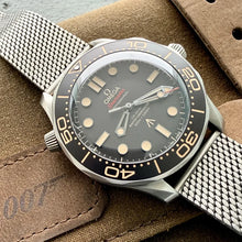 Load image into Gallery viewer, Omega Titanium Seamaster James Bond 21090422001001
