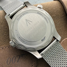 Load image into Gallery viewer, Omega Titanium Seamaster James Bond 21090422001001
