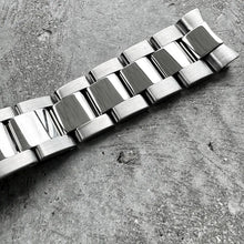 Load image into Gallery viewer, Original 2005 Rolex Daytona 78490 Stainless Steel Oyster Bracelet 116520
