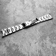 Load image into Gallery viewer, Original 2005 Rolex Daytona 78490 Stainless Steel Oyster Bracelet 116520
