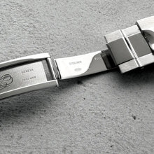 Load image into Gallery viewer, Original 2008 Rolex Daytona 78490 Stainless Steel Oyster Bracelet 116520
