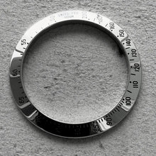 Load image into Gallery viewer, 1980s Original Authentic Rolex 16520 Stainless Steel 200 Unites MK1 Bezel
