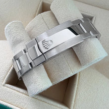 Load image into Gallery viewer, Rolex 31mm Datejust 278240 Oyster Blue dial – Box / Papers
