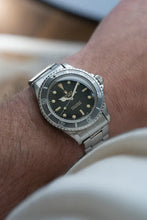 Load image into Gallery viewer, Rolex 5513 Submariner Stainless Steel - Glossy Gilt Dial
