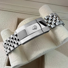 Load image into Gallery viewer, Rolex Datejust 36mm Jubilee band 116200 – Box and Papers - Wimbledon
