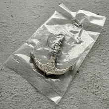 Load image into Gallery viewer, SEALED Vintage Rolex Anchor 200 M / 660 Ft Submariner 1680 5513 5512 with Cord

