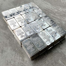 Load image into Gallery viewer, Group of Vintage National Dallas 1oz .999 Fine Silver Bars
