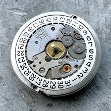 Load image into Gallery viewer, Original TUDOR 2484 Automatic Movement - will fit 7021 Model
