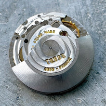 Load image into Gallery viewer, Original TUDOR 2484 Automatic Movement - will fit 7021 Model
