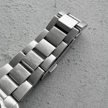 Load image into Gallery viewer, Tag Heuer Aqua Racer 300M WAY201A Calibre 5 Movement
