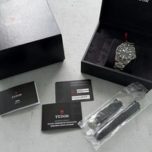 Load image into Gallery viewer, Tudor Pelagos Titanium - Box and Papers 25407N - Stunning condition
