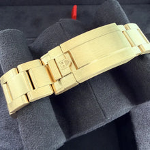 Load image into Gallery viewer, Tudor Yellow Gold Black Bay 58 Green Dial 79018V - Box Papers  + 2 Extra Straps
