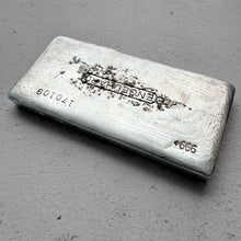 Load image into Gallery viewer, Vintage 20 oz .999 Silver Engelhard Poured bar Interesting Cooling +Error Serial

