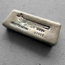 Load image into Gallery viewer, Vintage Engelhard 16.075 oz 1/2 Kilo silver poured bar

