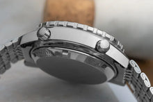Load image into Gallery viewer, Vintage Heuer Autavia 11630  Calibre 12 - Unpolished - Orange Boy
