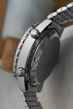 Load image into Gallery viewer, Vintage Heuer Autavia 11630  Calibre 12 - Unpolished - Orange Boy
