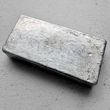 Load image into Gallery viewer, Vintage 20 oz .999 Silver JMC Johnson Matthey Company Poured bar
