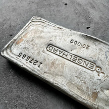 Load image into Gallery viewer, Vintage 20 oz .999 Silver Engelhard Poured bar - Stunning  Pour Lines
