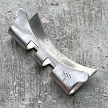 Load image into Gallery viewer, Vintage Rolex 555B Stainless Steel 20 mm Endlink for Jubilee bracelet
