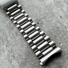 Load image into Gallery viewer, 1980s Original Omega 1450 Bracelet Band 808 Endlink Speedmaster Holy Grail
